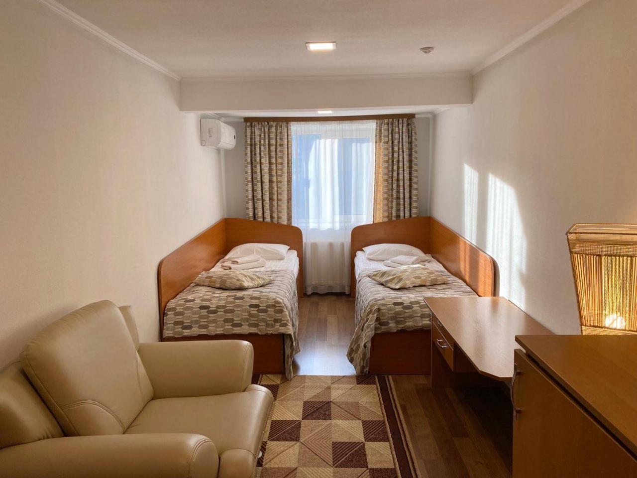 Hotel Europa Trouskavets Extérieur photo